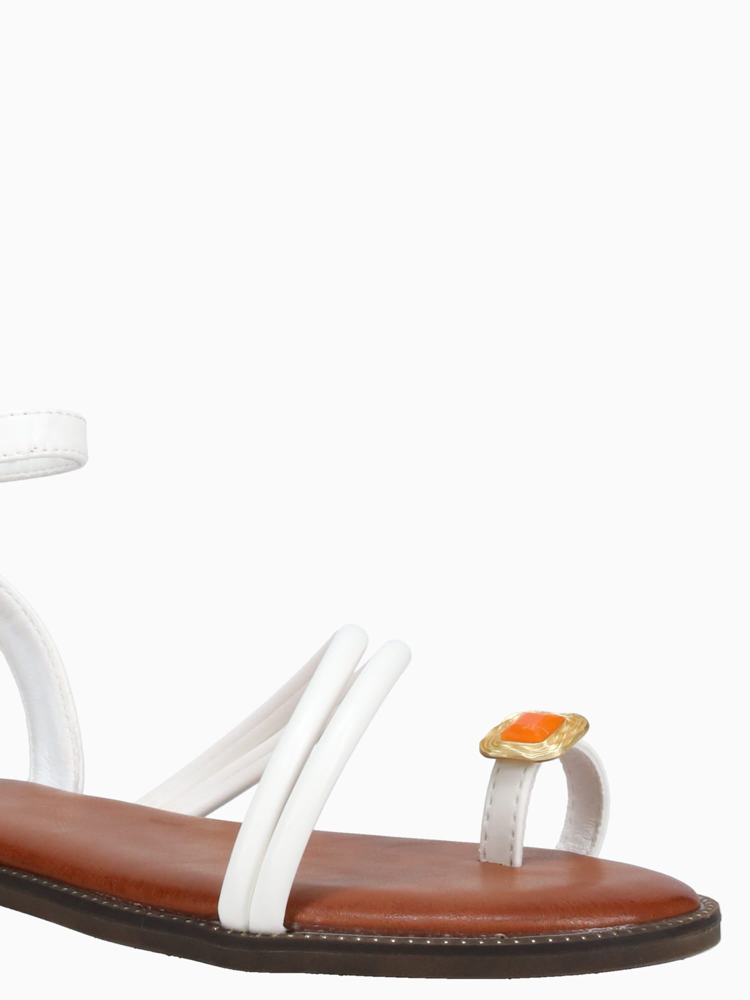 Yazmine White Smooth White / 5 / M