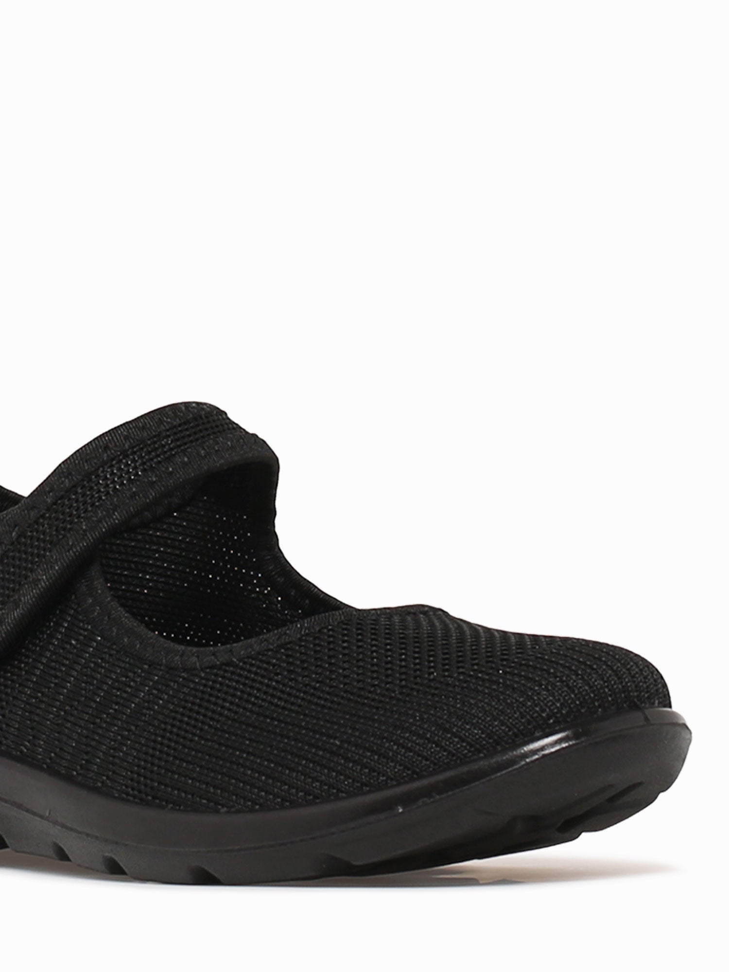Gena Black Knit Black / 5 / M