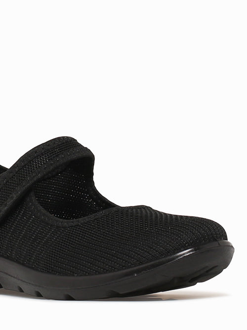 Gena Black Knit Black / 5 / M
