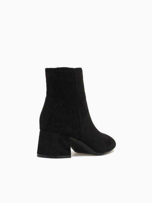 Nebula Black Soft Black / 5 / M