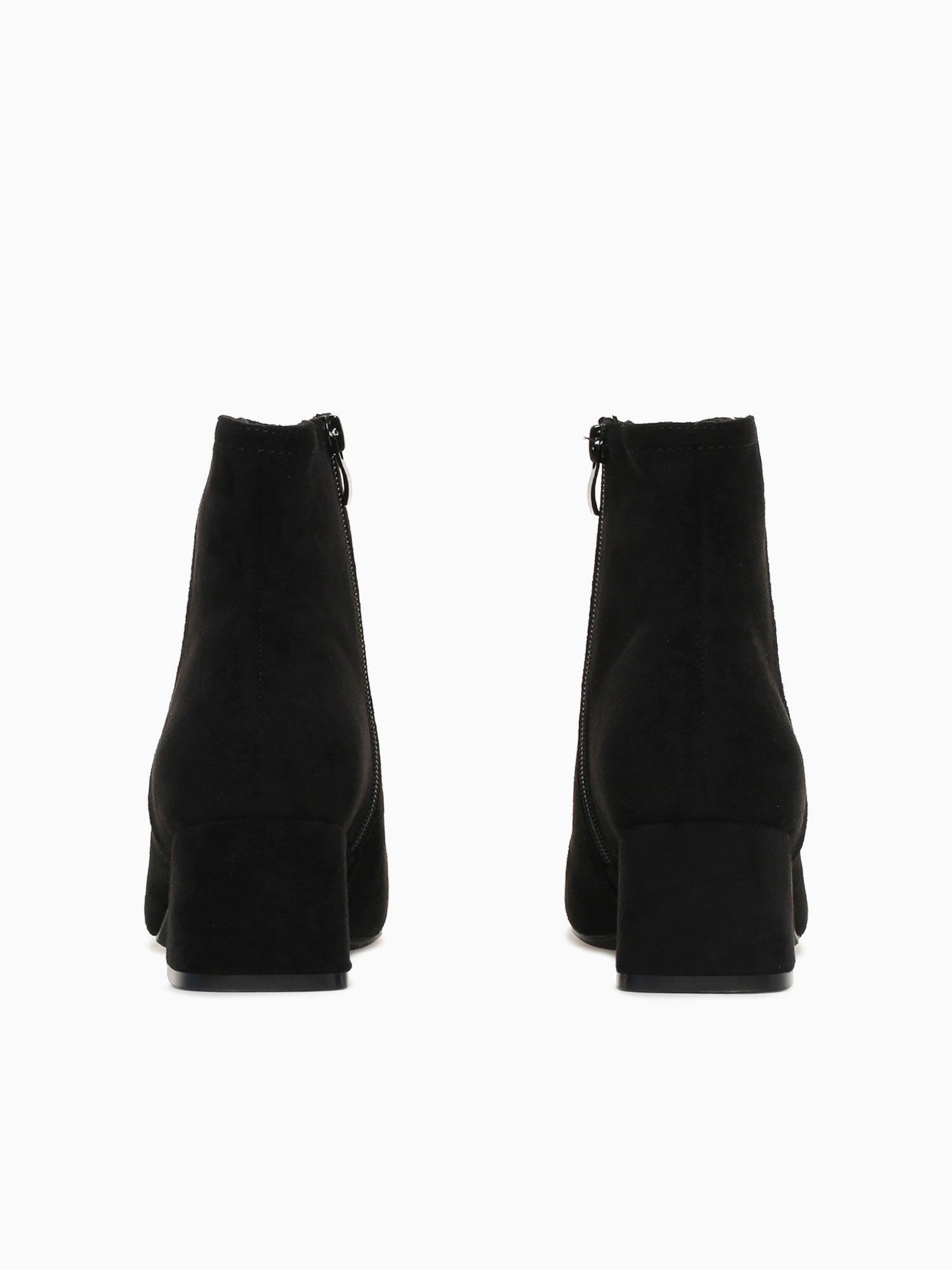 Nebula Black Soft Black / 5 / M