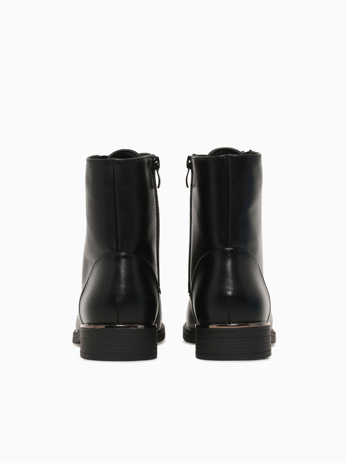 Lunar Black Smoth Black / 5 / M