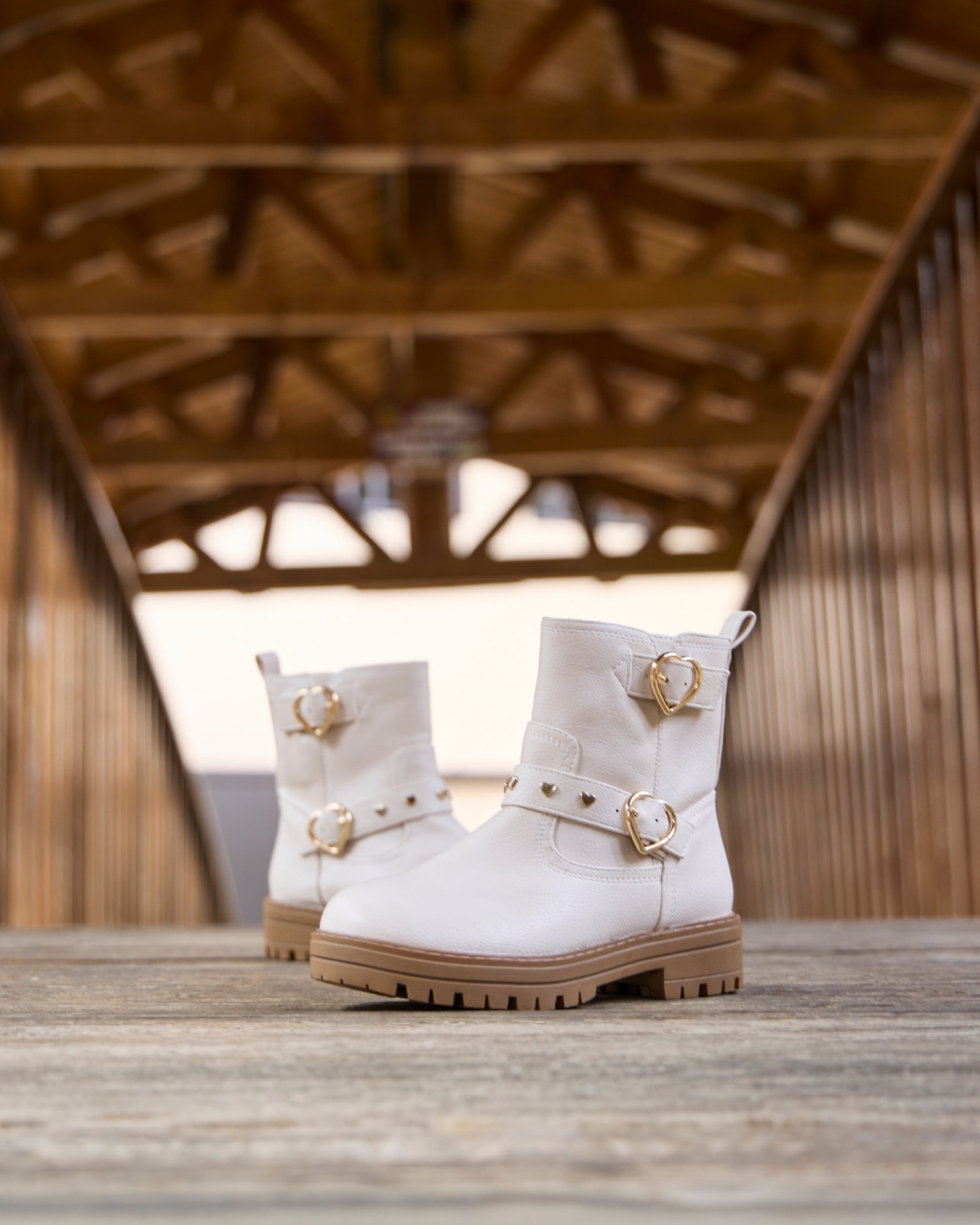 Zoe Off White Smooth