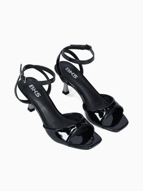 Maelie Black Patent Black / 5 / M