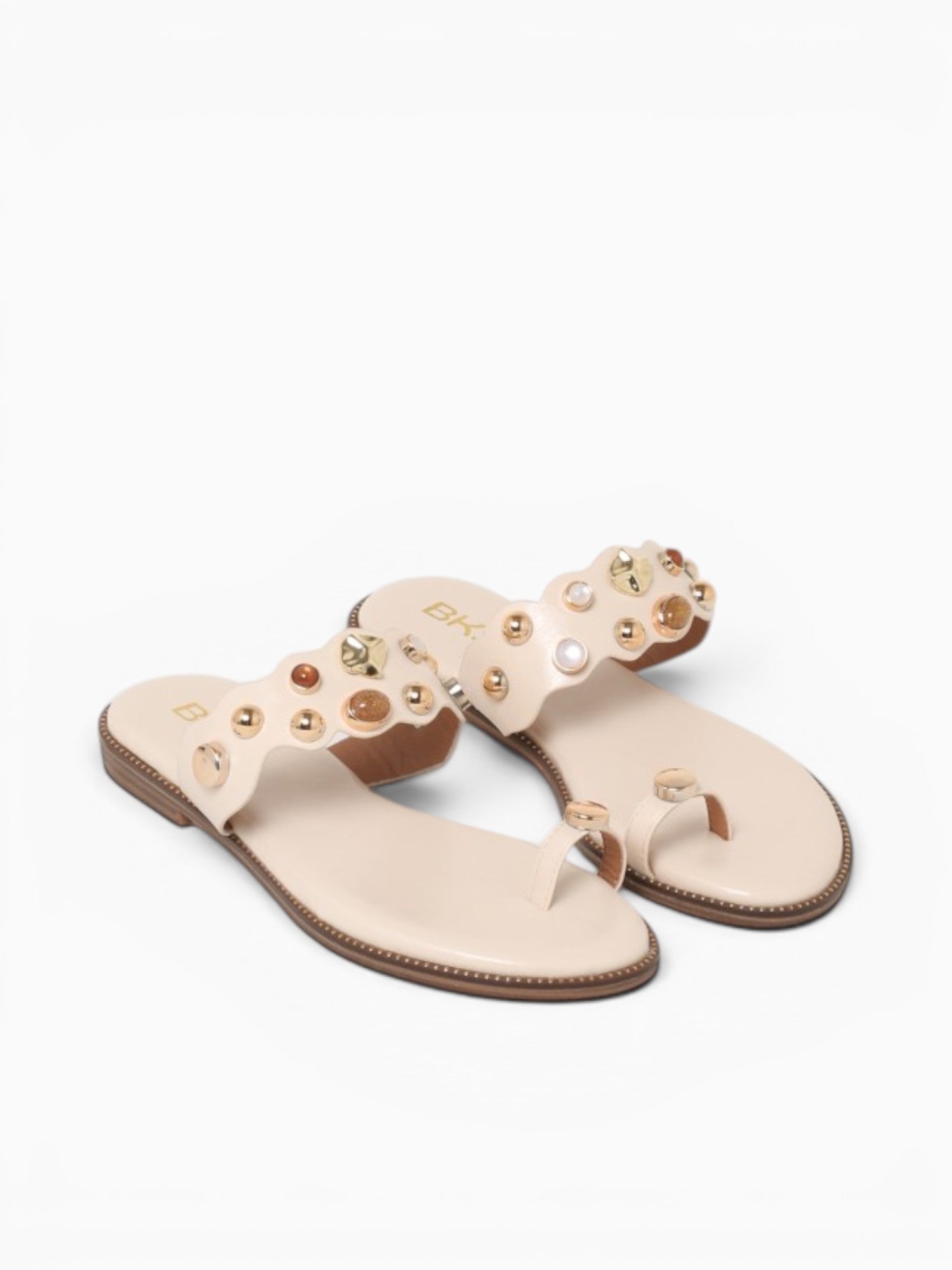 Isabelle Off White Smooth Off White / 5 / M