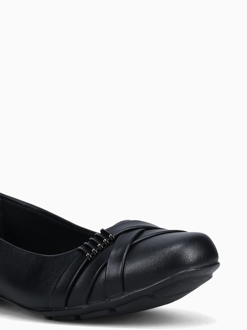 Zaina Black Black / 5 / M