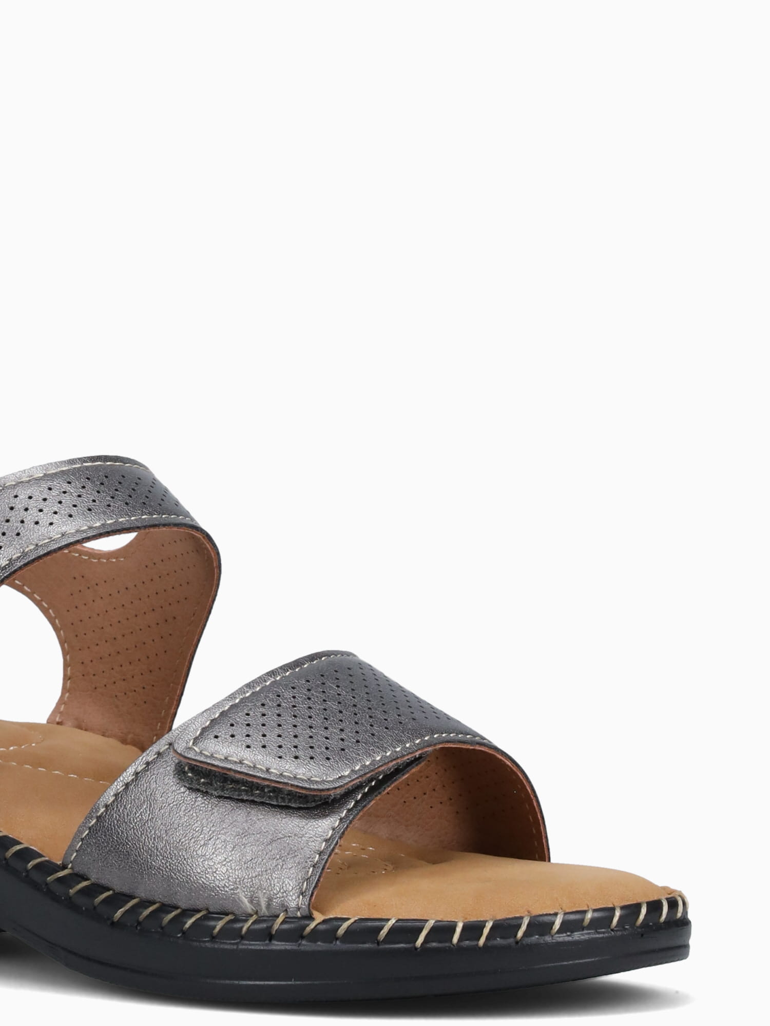 Dorotea Pewter Metallic Pewter / 5 / M