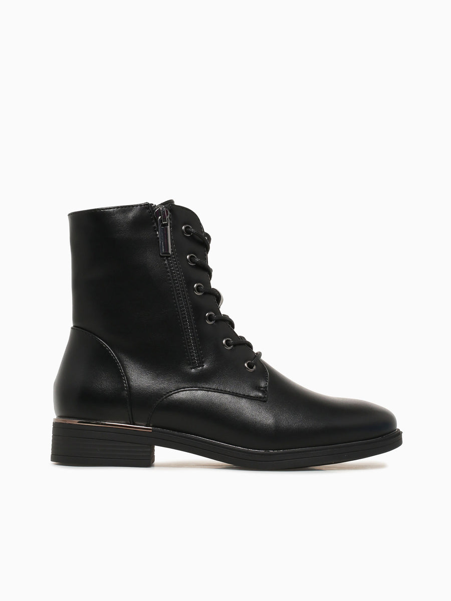 Lunar Black Smoth Black / 5 / M