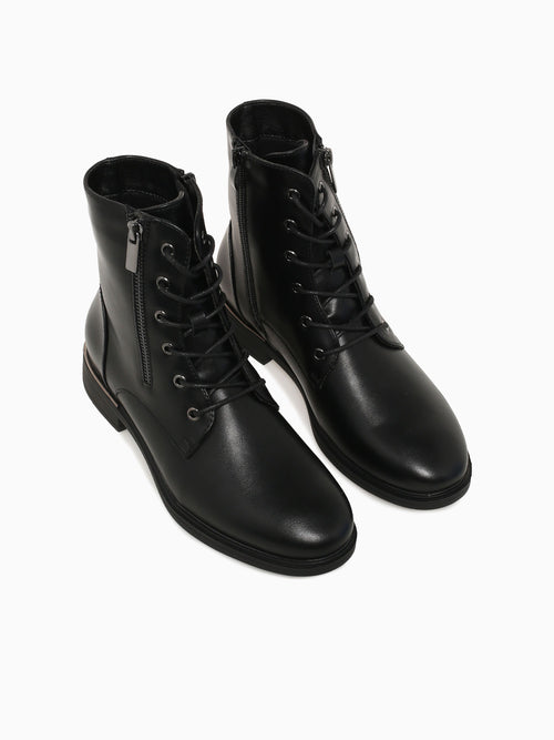 Lunar Black Smoth Black / 5 / M