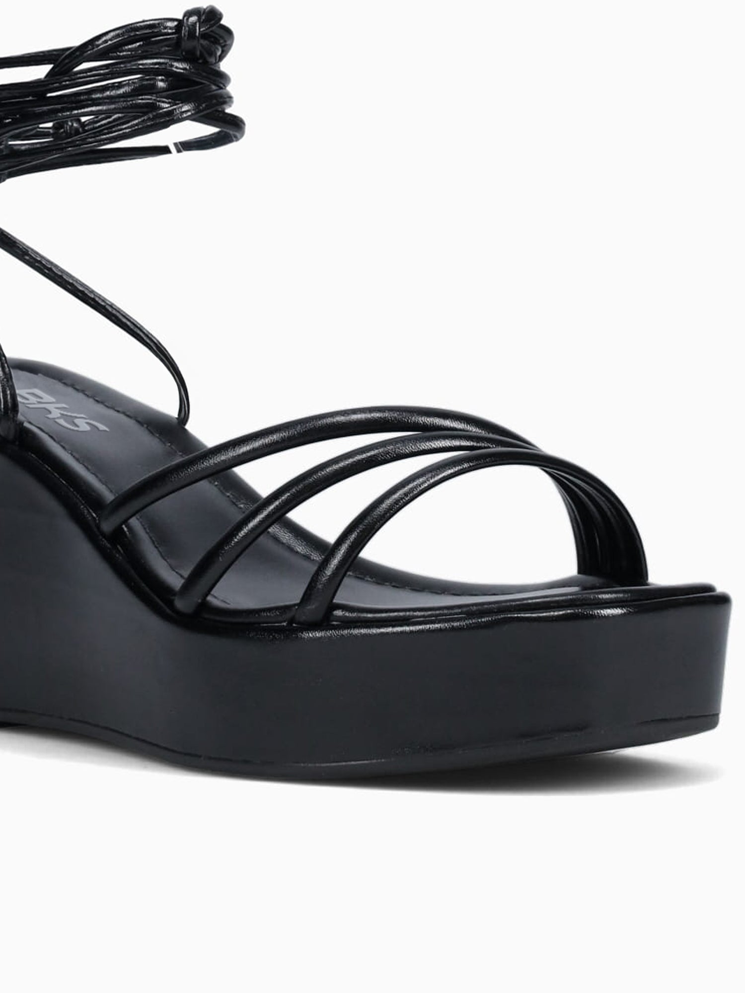 Ingrid Black Smooth Black / 5 / M