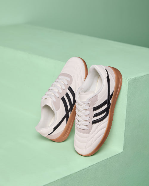 Veronica White Black Original Smooth