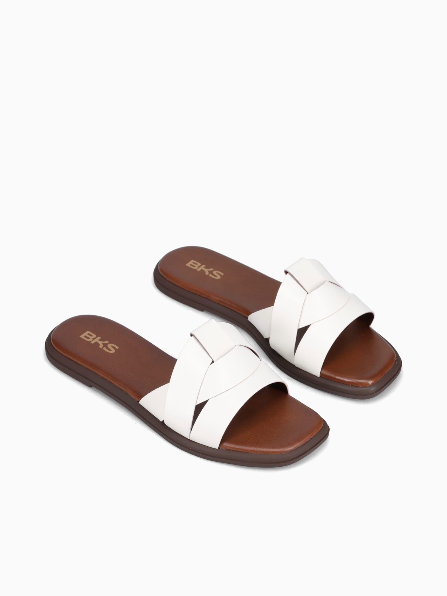 Calista Late Cleveland White / 5 / M