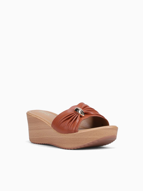 Diana Brown Smooth Brown / 5 / M