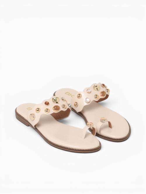 Isabelle Off White Smooth Off White / 5 / M