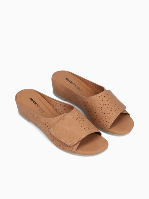 Briella Brown Smooth Brown / 5 / M