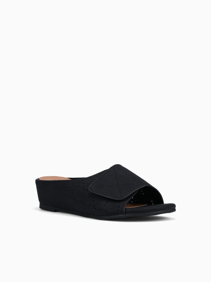Briella Black Smooth Black / 5 / M