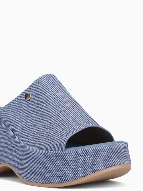 Celestina Light Blue Smooth Blue / 5 / M