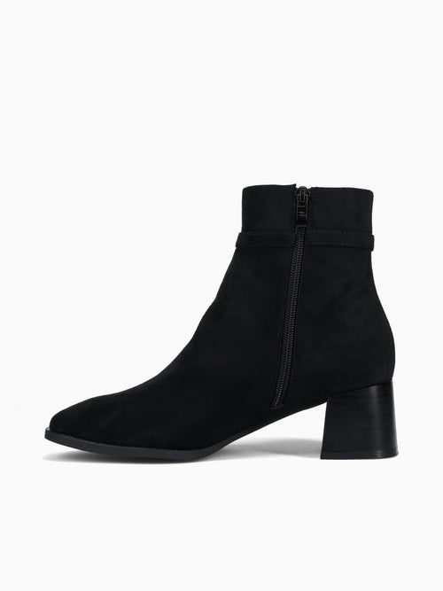 Arlene Black Suede Black / 5 / M