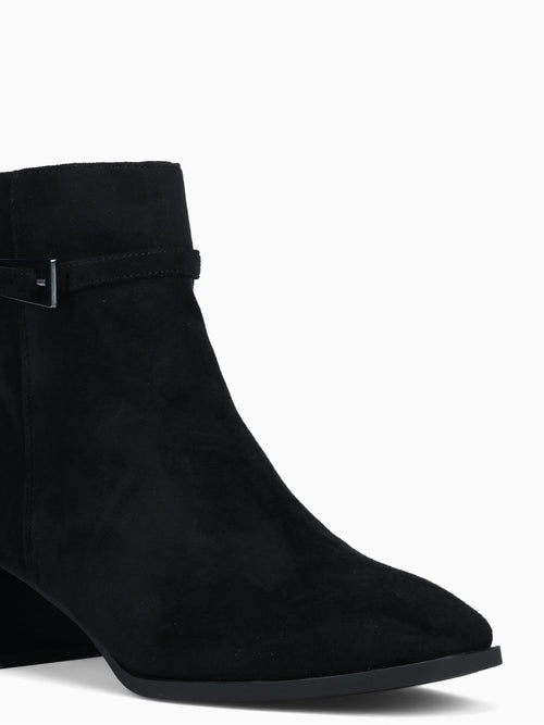 Arlene Black Suede Black / 5 / M