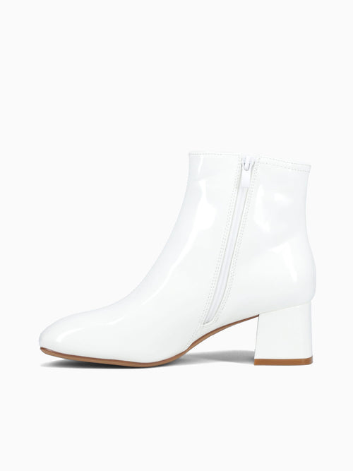 Nebula White Patent White / 5 / M
