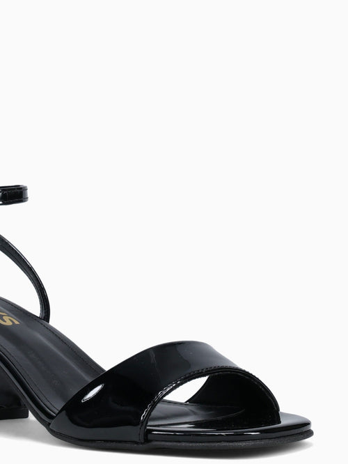 Celie Black Patent Black / 5 / M